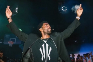 歐文資助美國當(dāng)?shù)?4所學(xué)?；@球項目 為學(xué)生運動員提供全套裝備