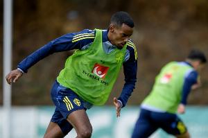 瑞典身價第一的伊薩克，本屆世預賽至今0進球，替補登場半小時也未能取得射門。