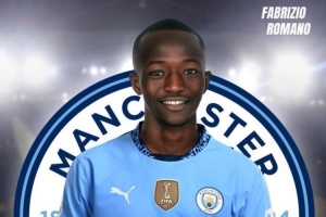 德天空：曼城準備在冬窗將18歲桑加雷外租，他在U23發(fā)揮出色